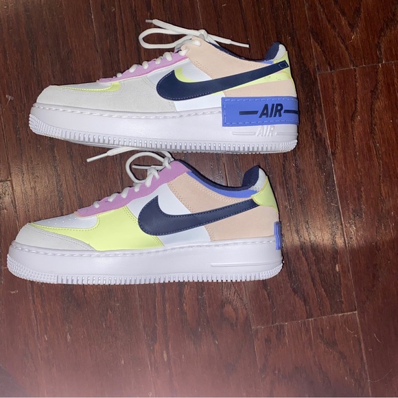 Nike Air Force 1 Shadow Crimson Tint Volt 2020 - Picture 3 of 4